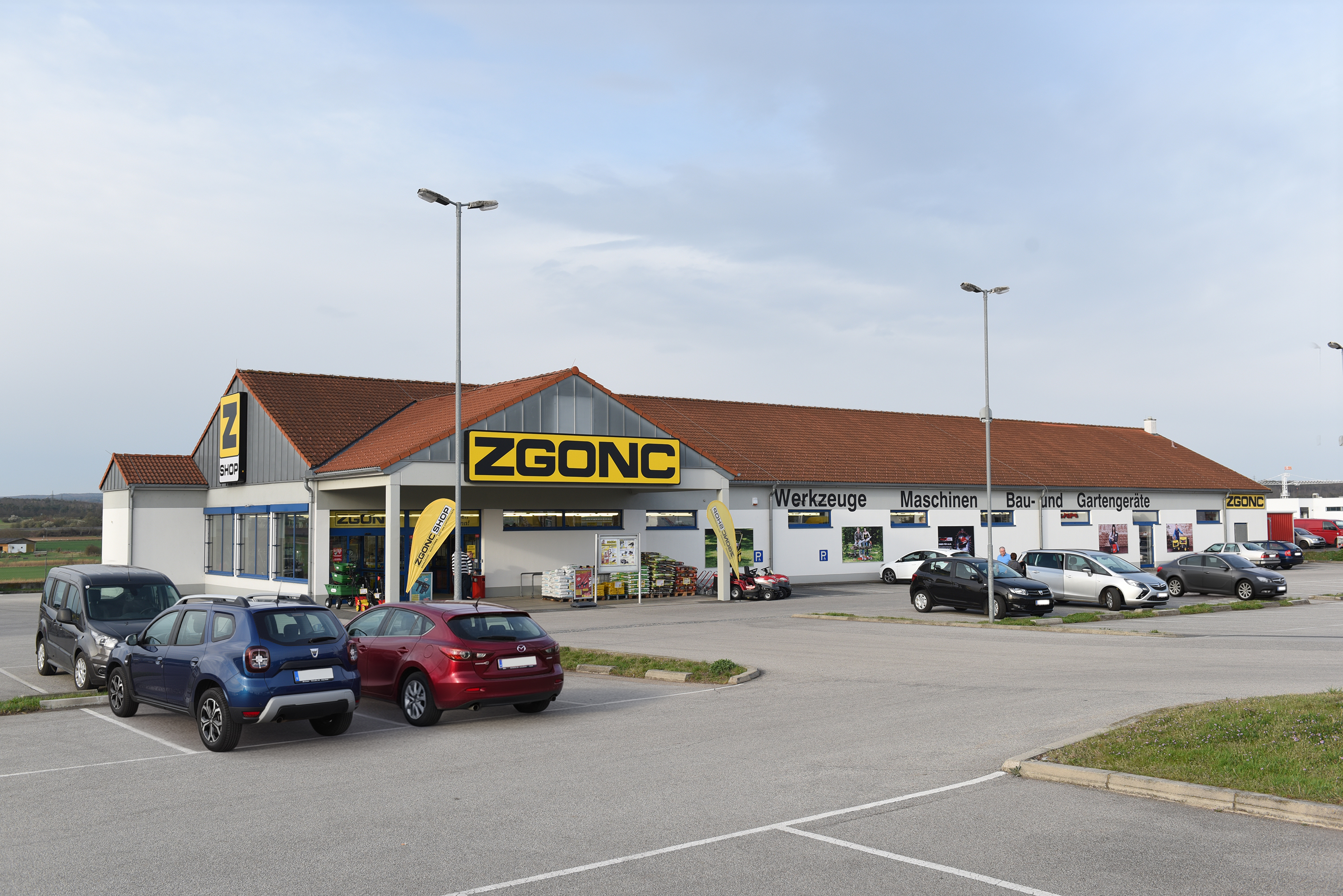 Bild des ZGONC-Standortes Horn mit Parkplatz und Umgebung aus der Vogelperspektive.