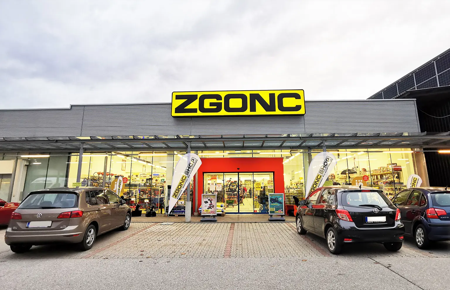 Bild des ZGONC-Standortes Spittal mit Parkplatz und Umgebung aus der Vogelperspektive