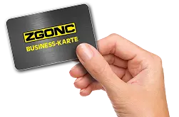 Eine Hand hält die ZGONC Businesskarte