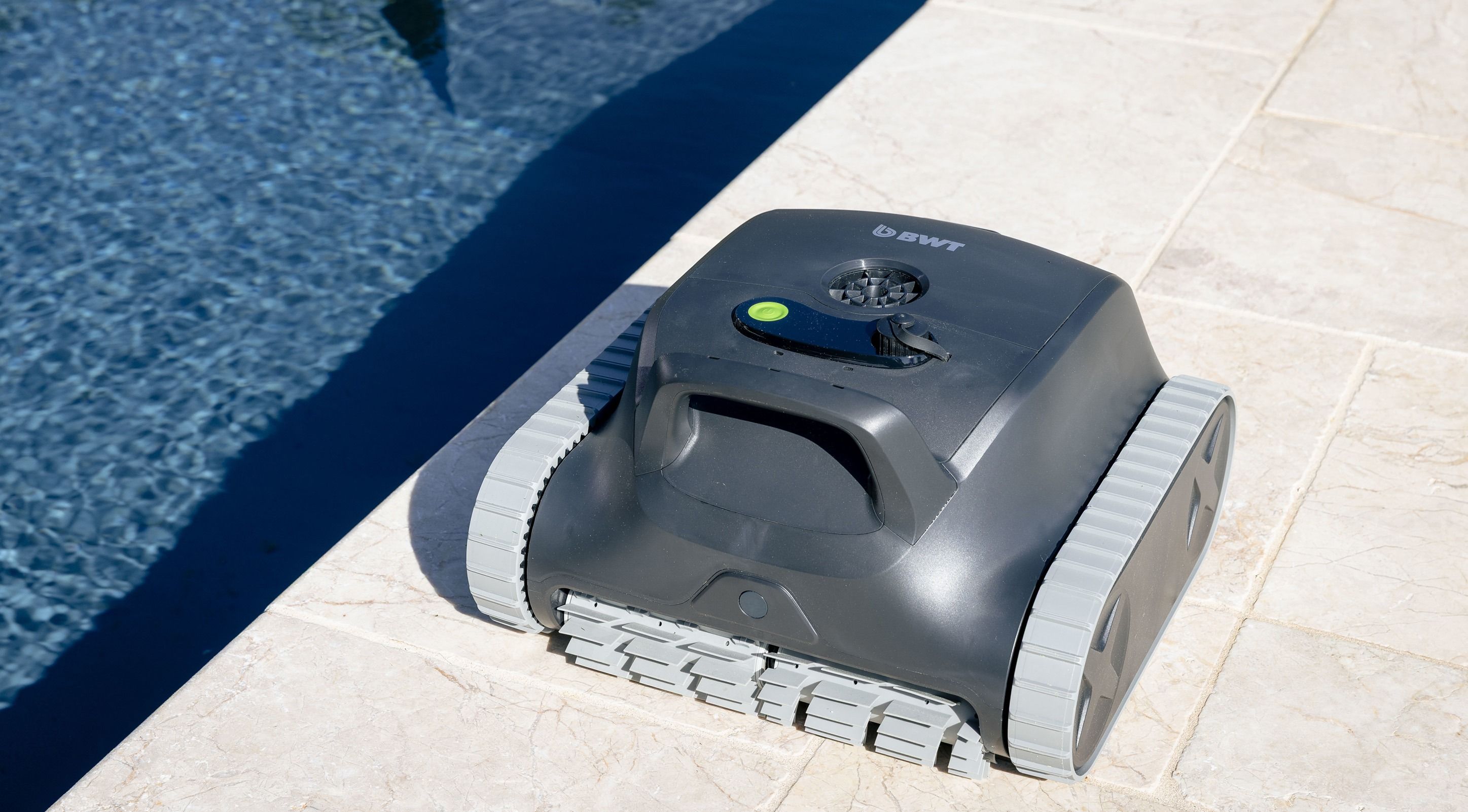 BWT Poolroboter – die smarten Helfer für glasklares Poolwasser
