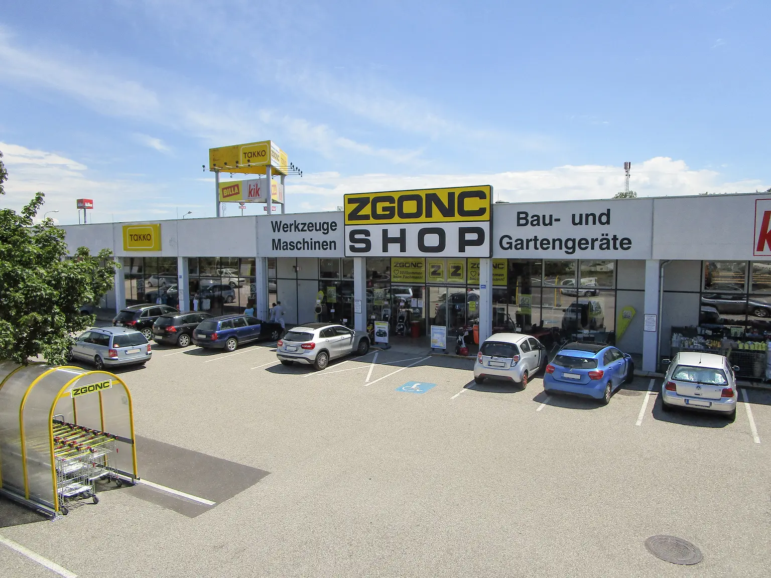 Bild des ZGONC-Standortes Ansfelden mit Parkplatz und Umgebung aus der Vogelperspektive.