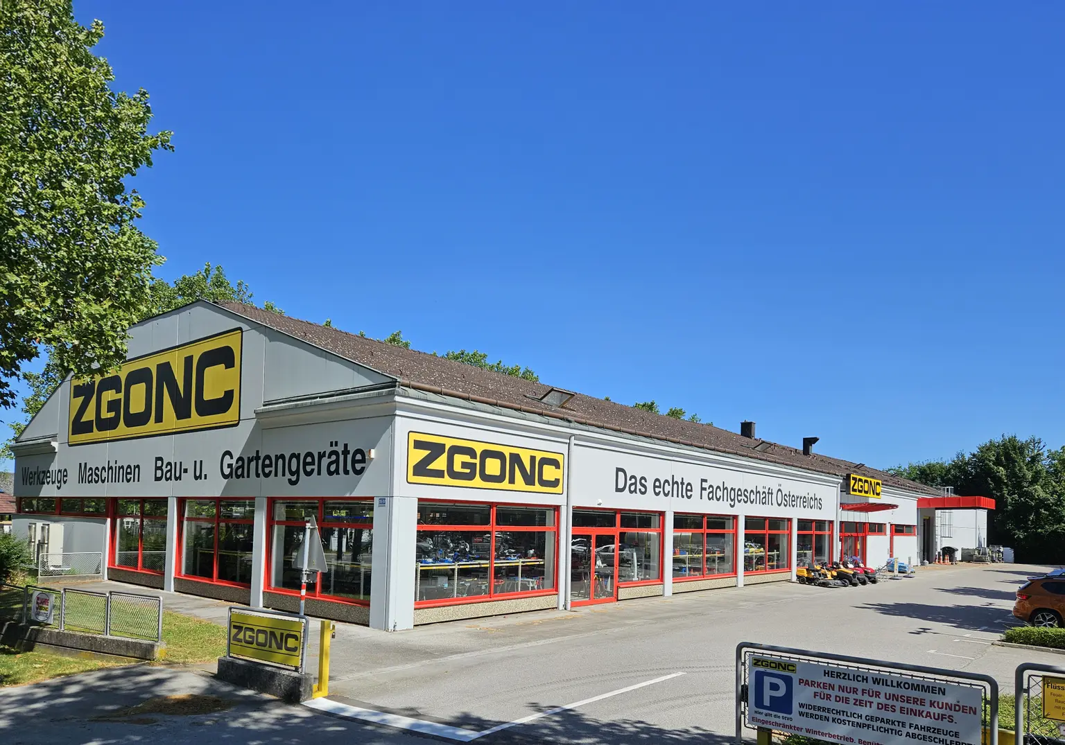 Bild des ZGONC-Standortes St. Pölten mit Parkplatz und Umgebung aus der Vogelperspektive