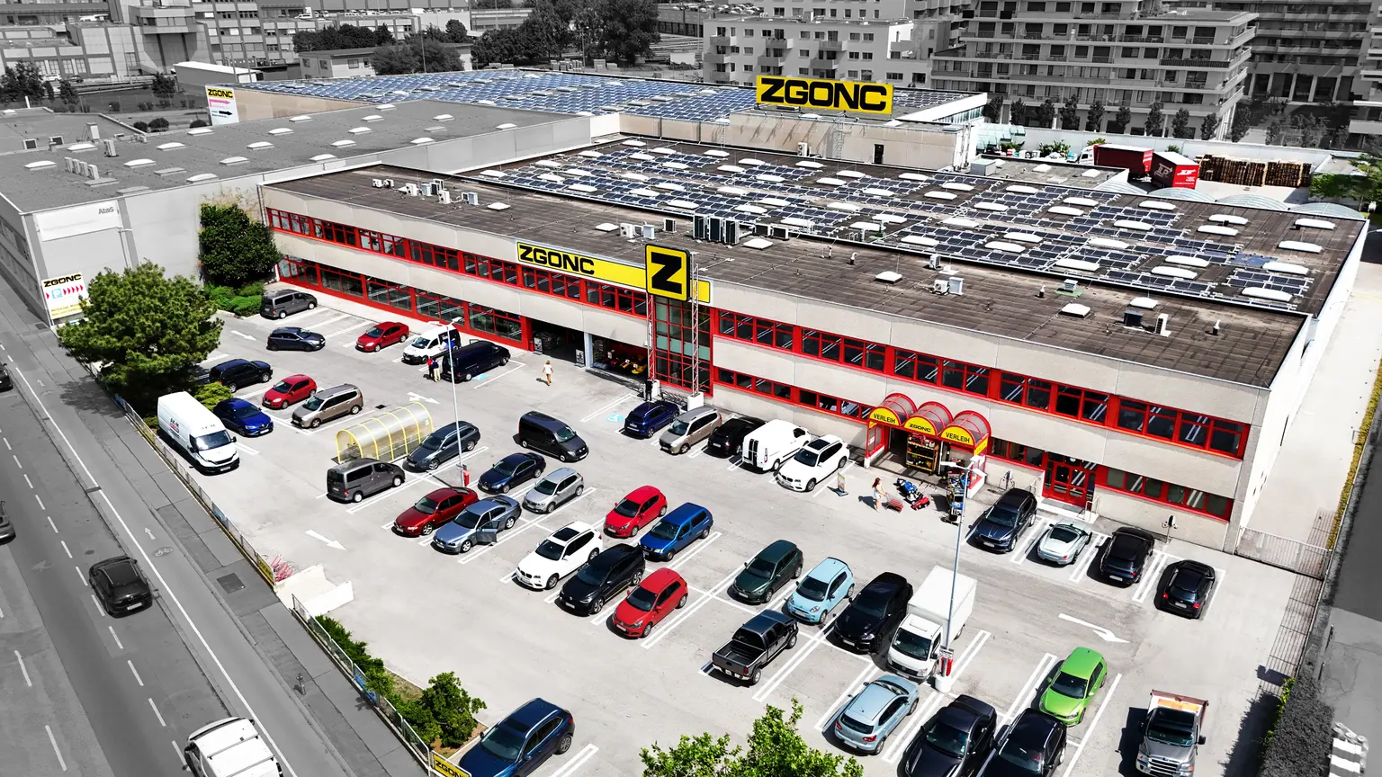 Bild des ZGONC-Standortes Wien 3 mit Parkplatz und Umgebung aus der Vogelperspektive