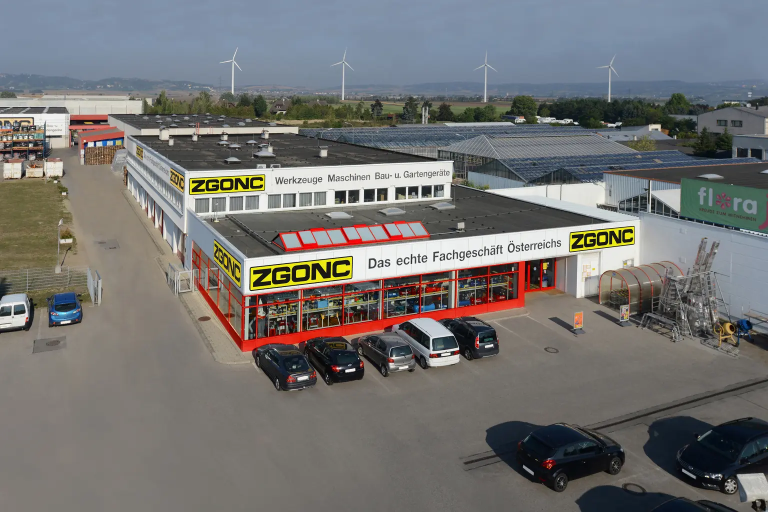 Bild des ZGONC-Standortes Hagenbrunn mit Parkplatz und Umgebung aus der Vogelperspektive.