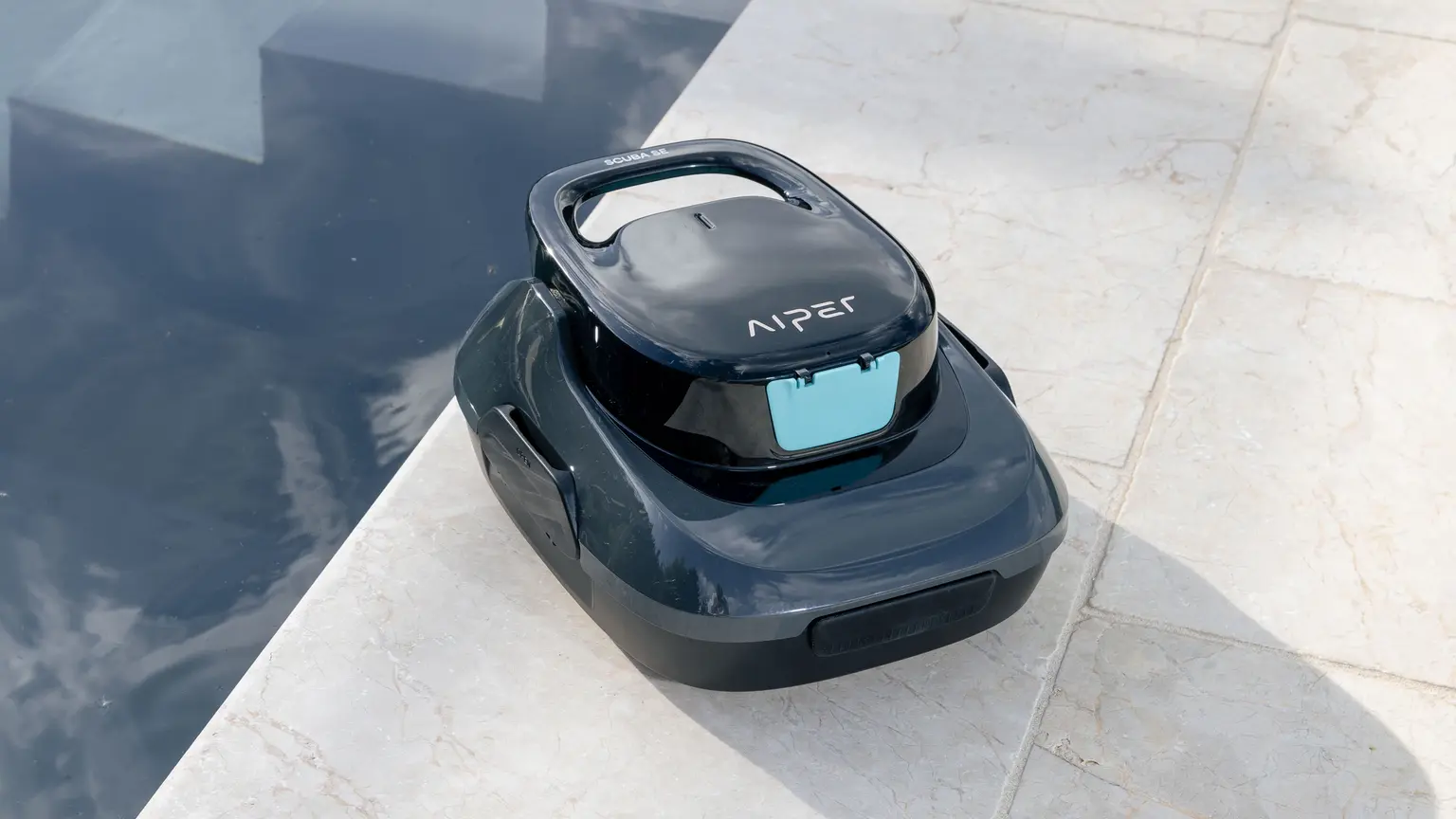 AIPER Scuba – die Profi-Serie für Einbaupools mit KI-Navigation
