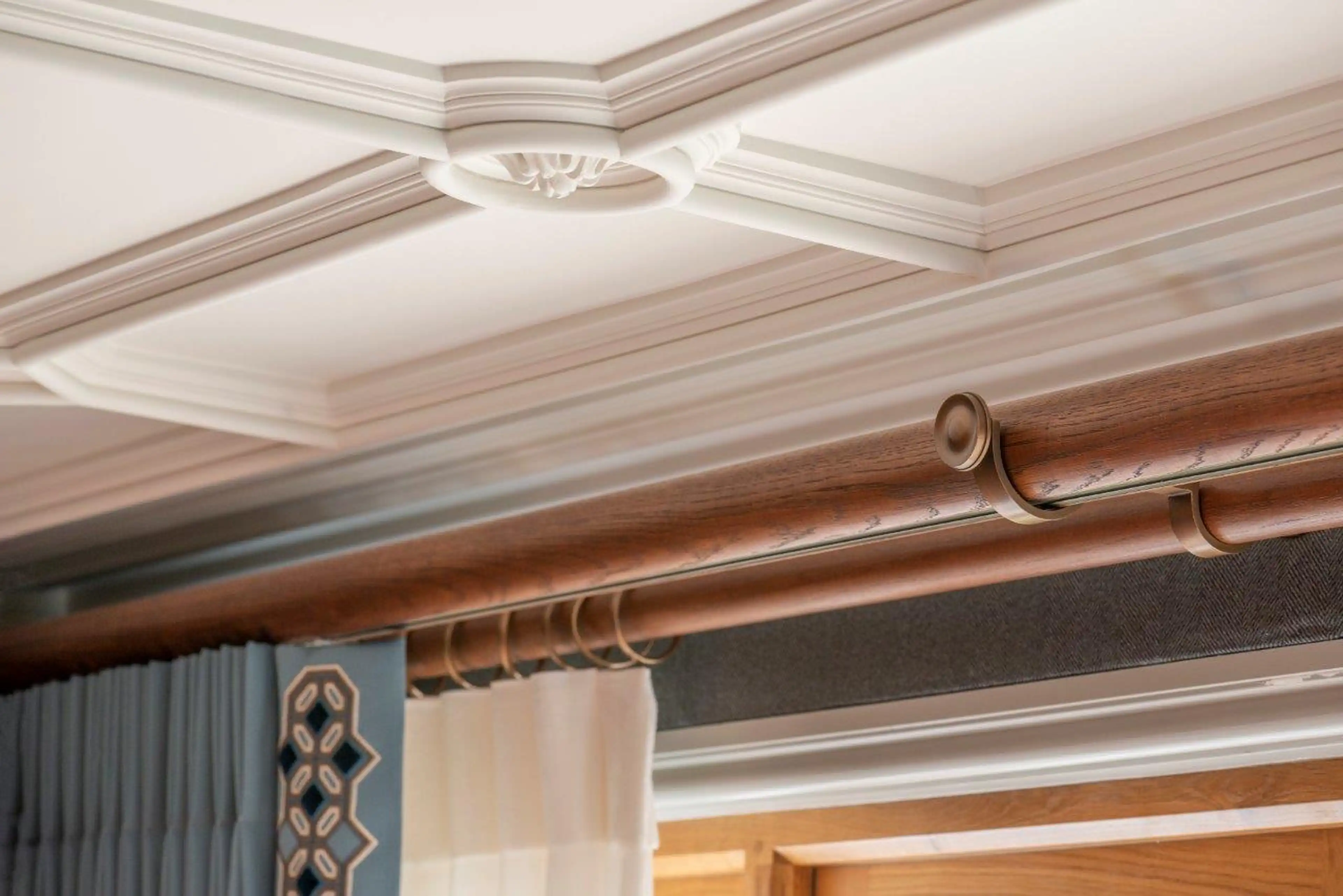 Waterloo Solid Plain Pole