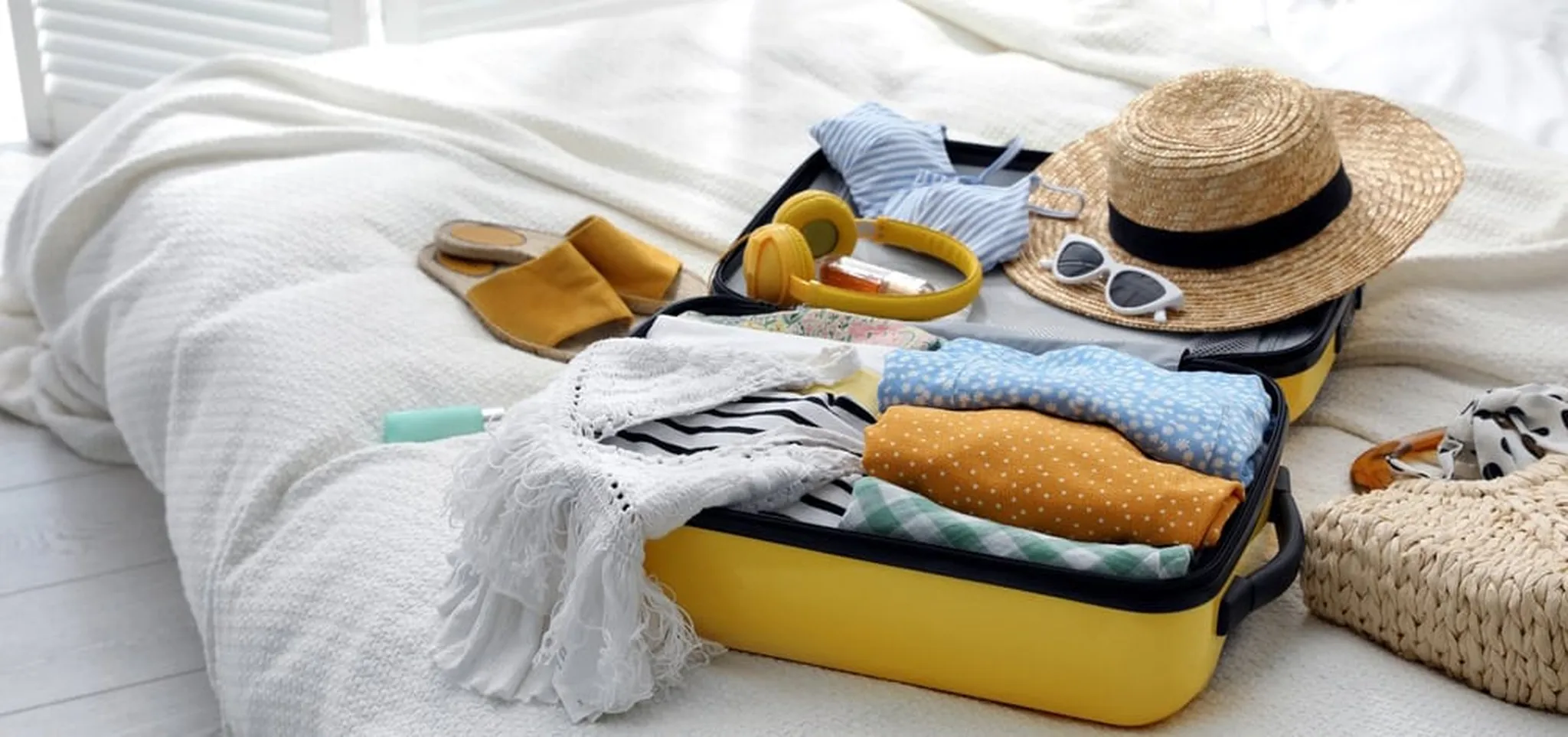 5 Affordable Travel Essentials to Save Money on Holiday