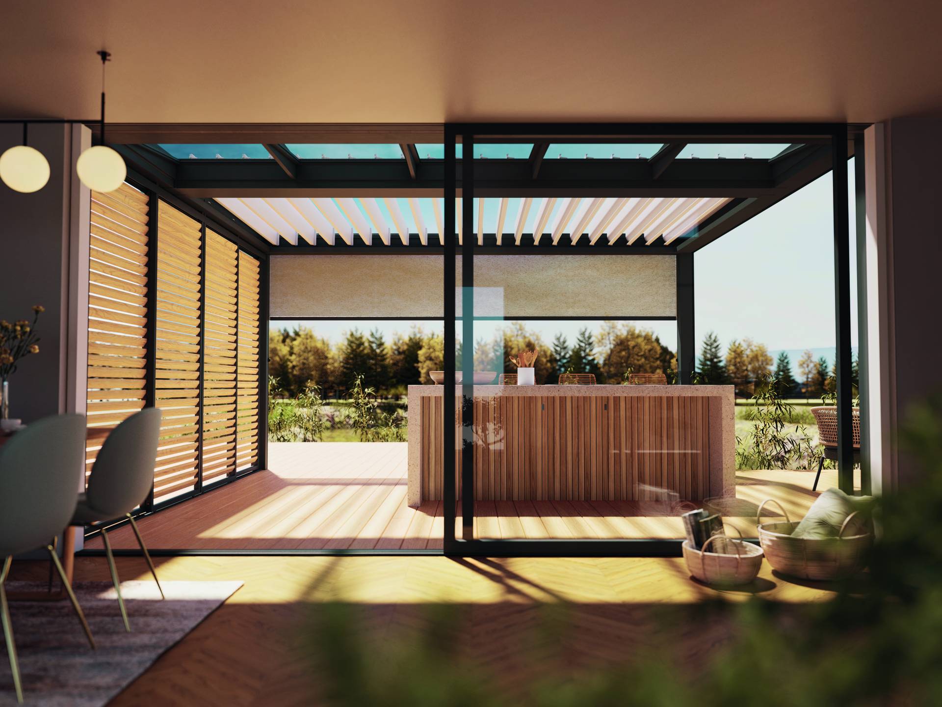 Innenansicht auf eine Aluminium‑Pergola B720 mit festem Glaselement und verstellbaren XL‑Lamellen über einer Außenküche aus Holz in einem sonnigen Garten