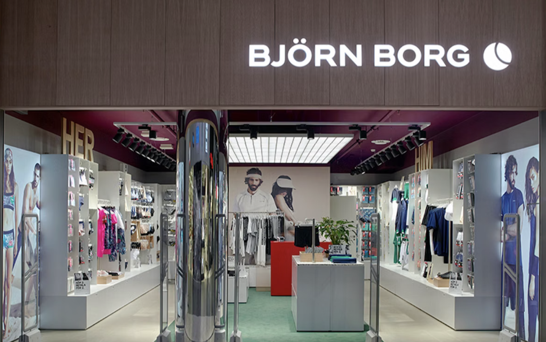 Björn Borg achieves record revenue and announces the departure of the CEO