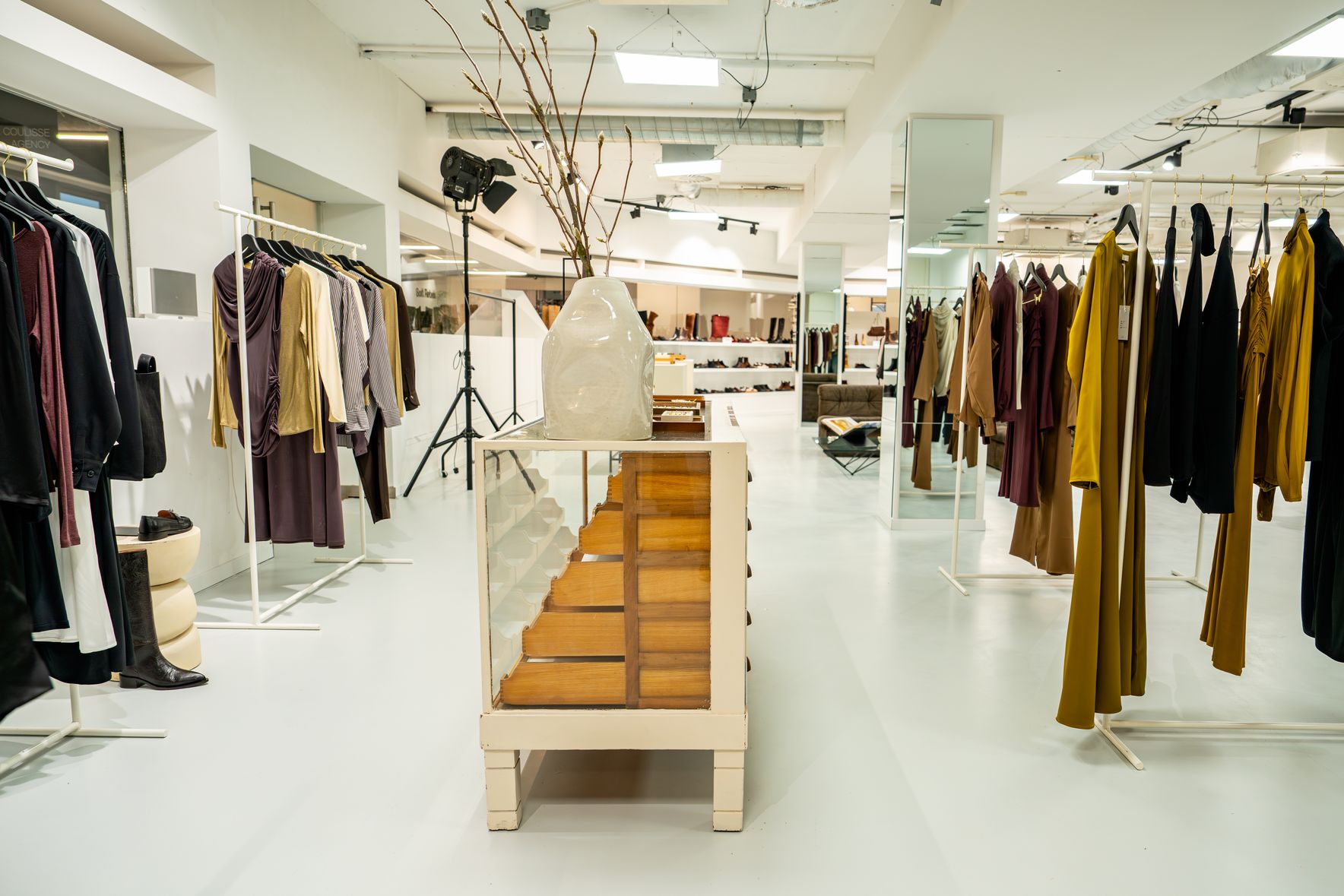 In conversation with Jomy Mijnhart of En/Coulisse Agency