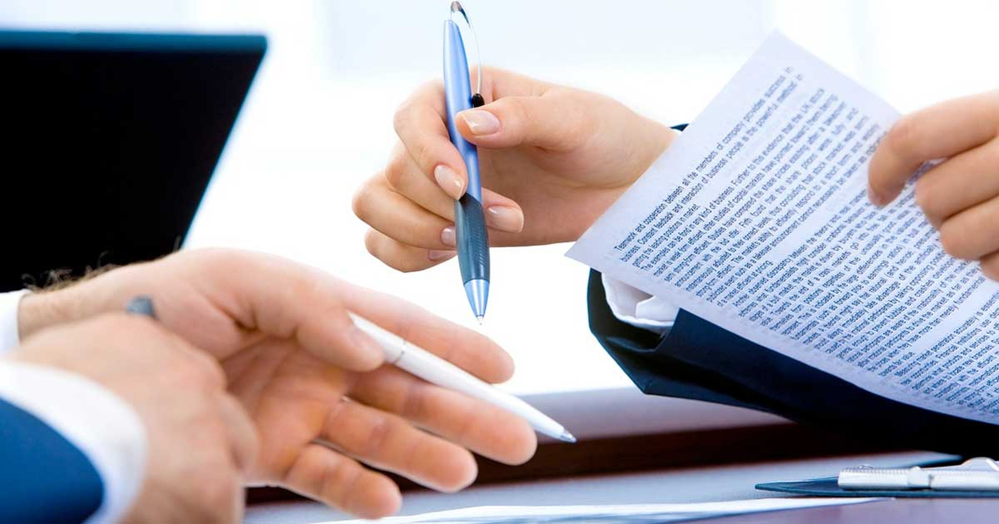 Arbeitsrecht – Definition, Gesetze und Veträge