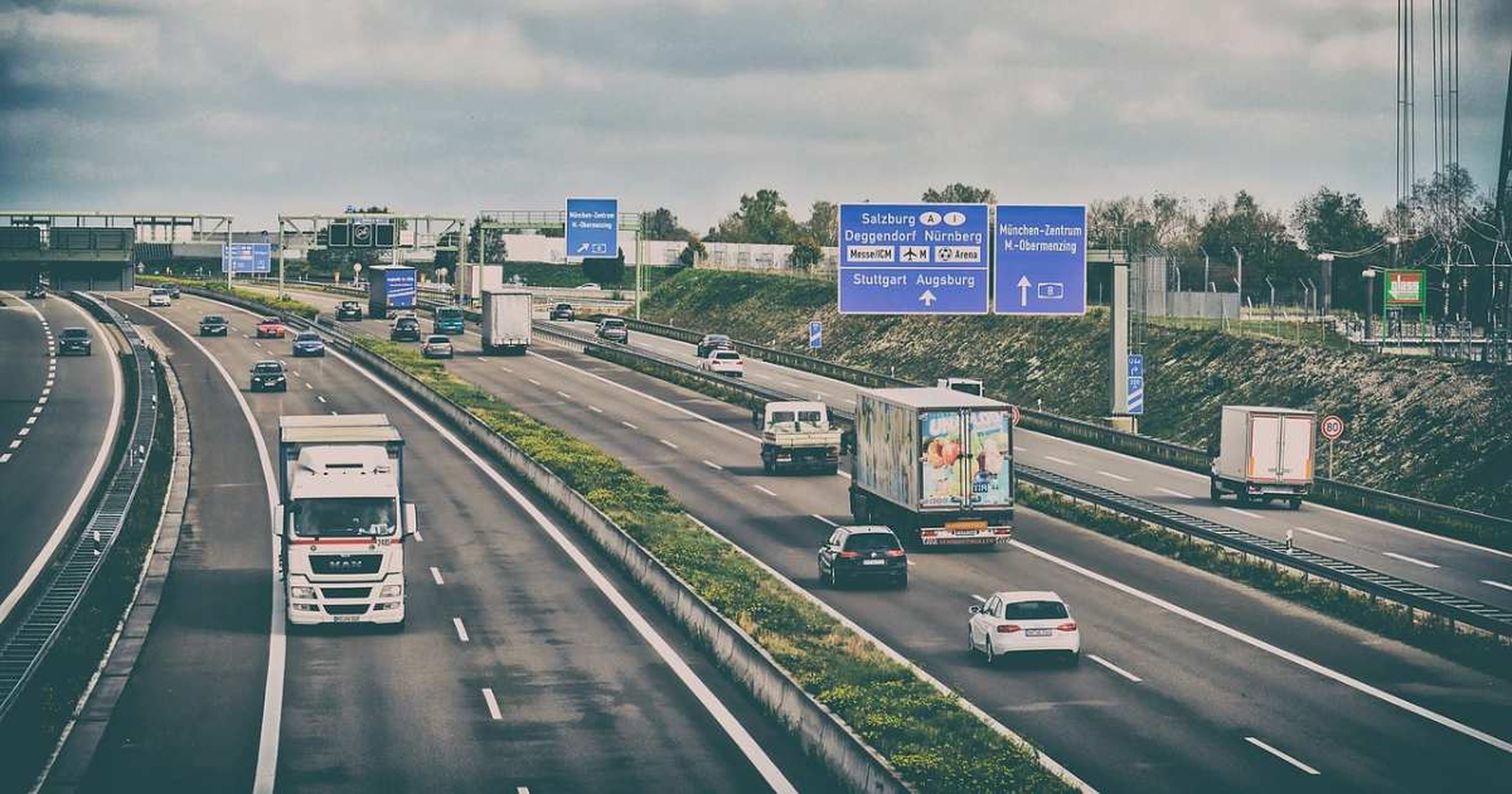 Autobahnen und Kraftfahrtstraßen in Deutschland-regeln-bussgelder