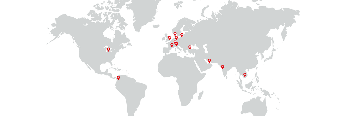 Weltkarte mit Markierungen an mehreren Standorten in Nordamerika, Europa, Südamerika und Asien.