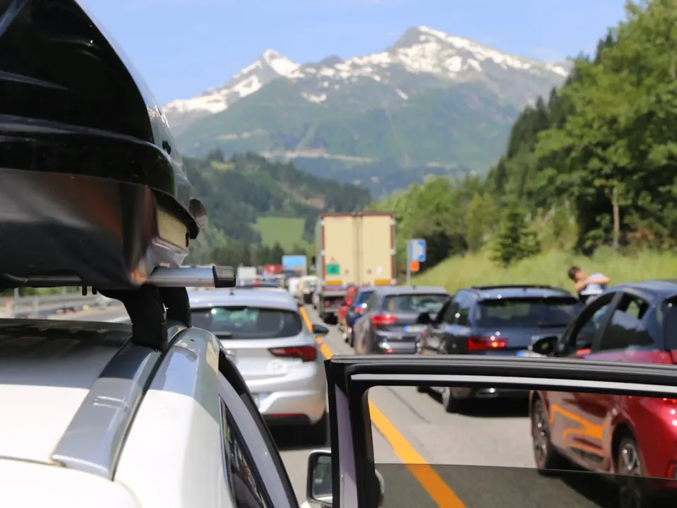 Stau in Richtung Gotthard-Tunnel