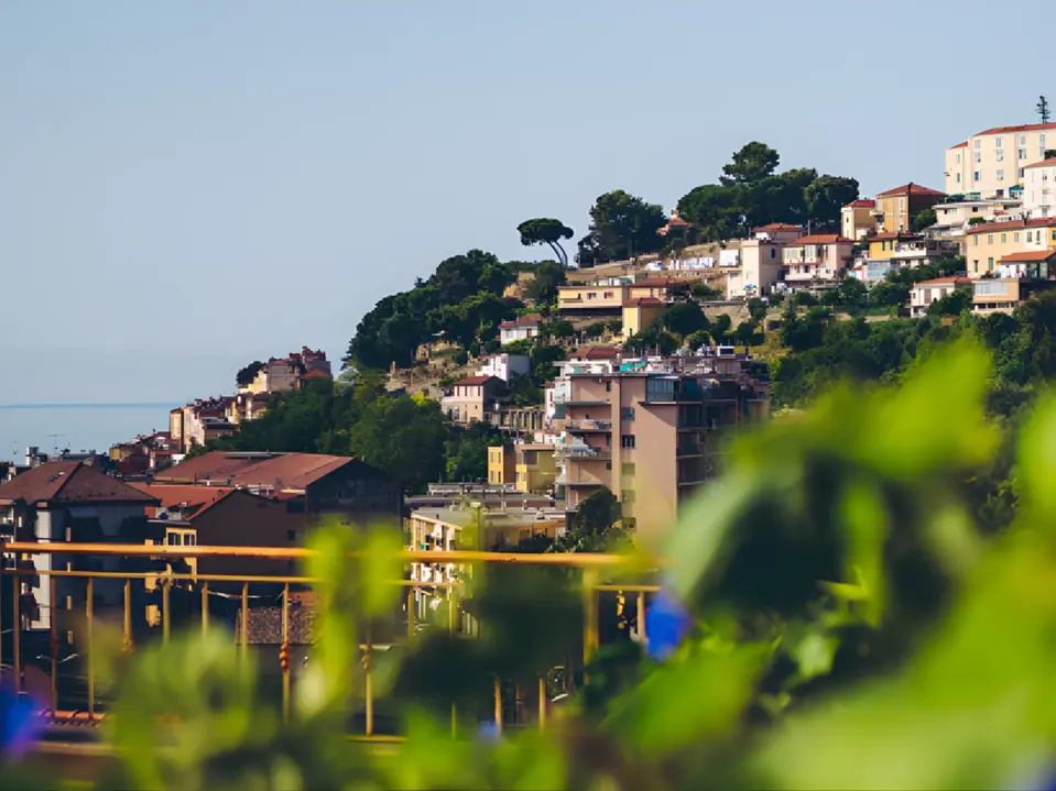 Blick auf die Küstenstadt Sanremo