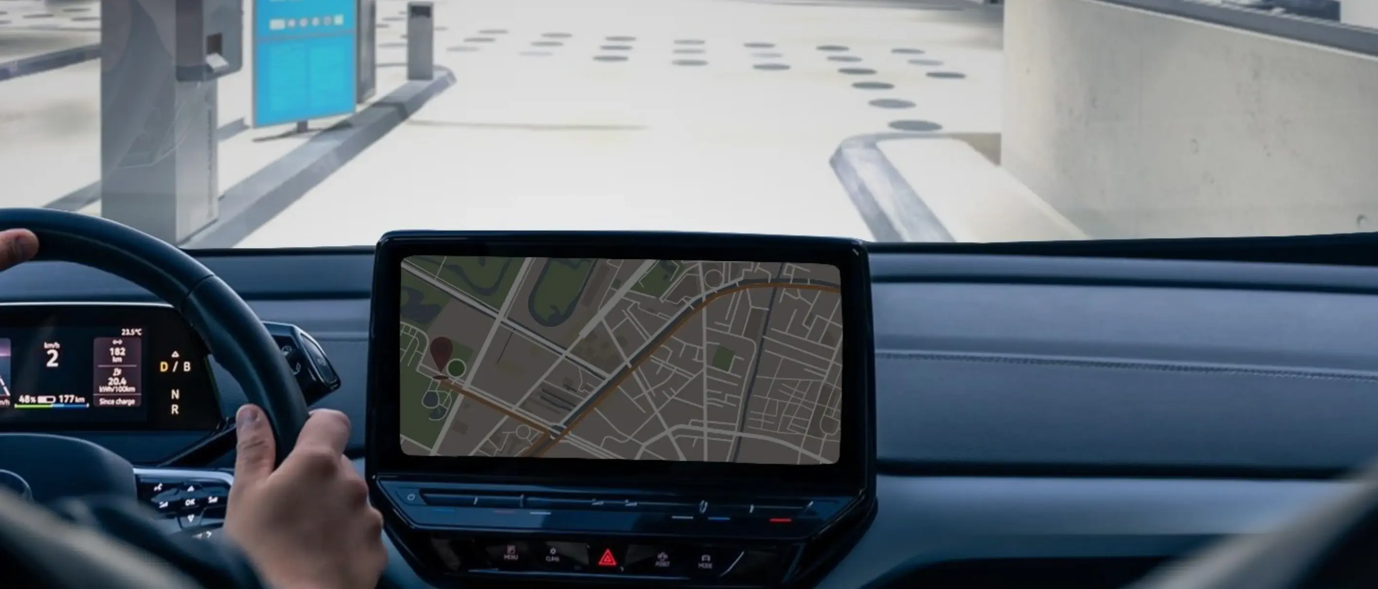 Foto eines Navigationsbildschirms in einem Auto