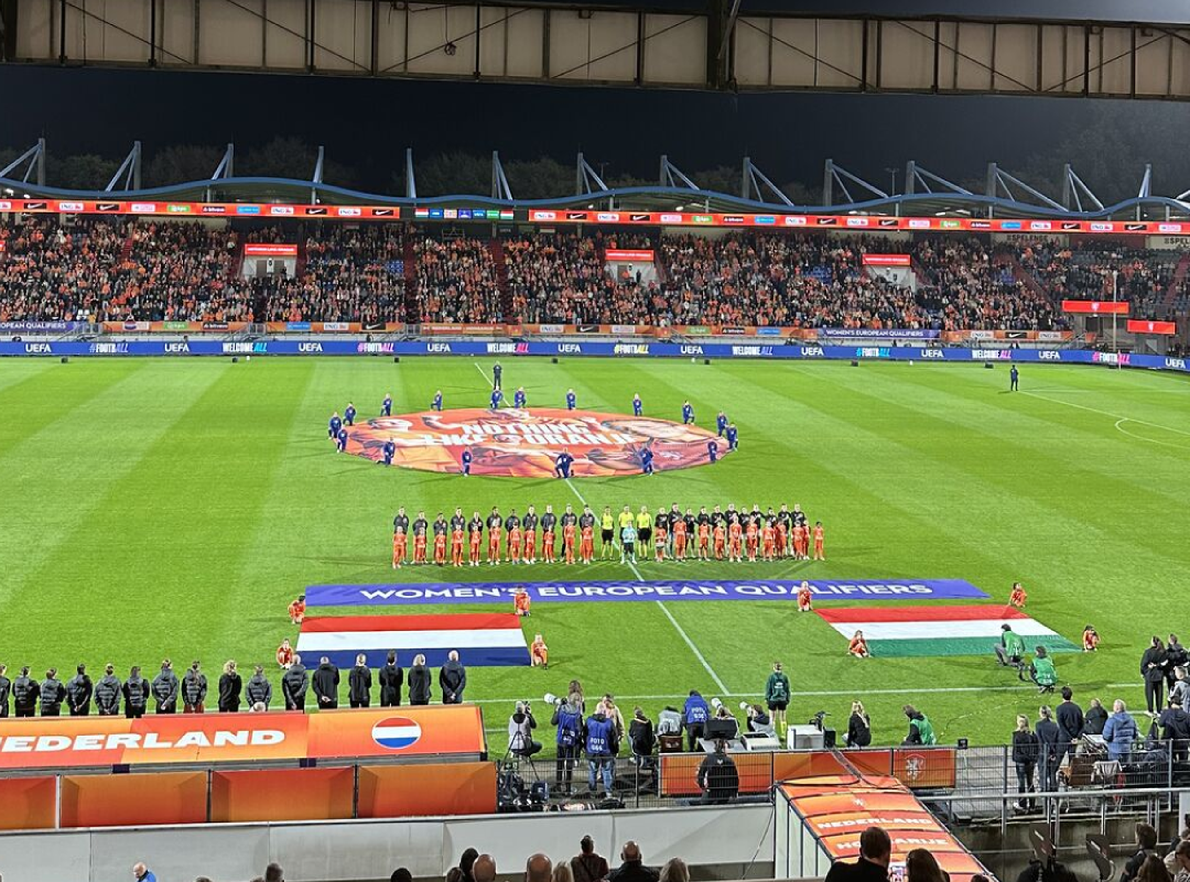 A whole stadium playing along with Oranje
