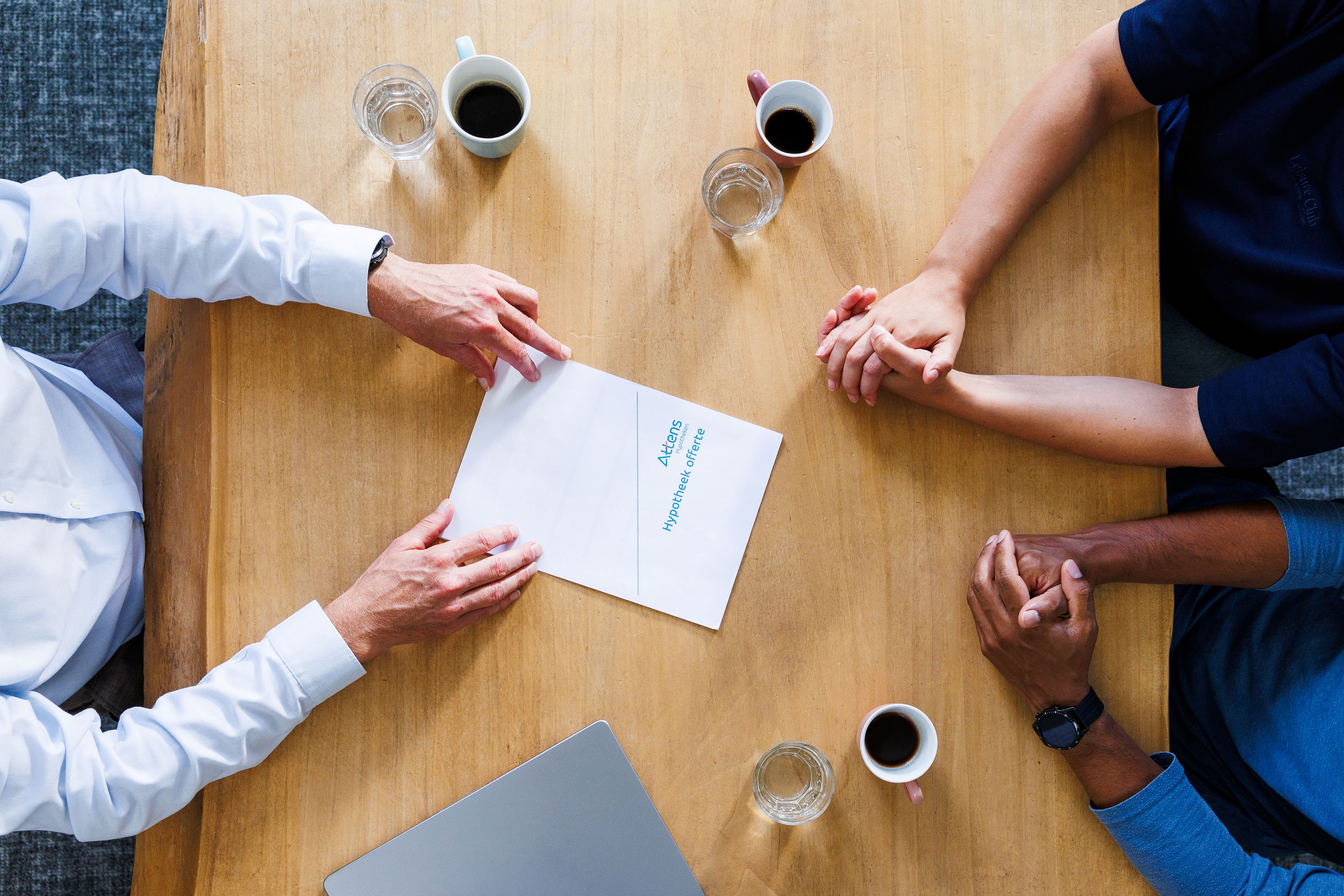 Een platform om TilbHoe Attens zorgprofessionals helpt aan een eigen thuisurg zelf te ontdekken