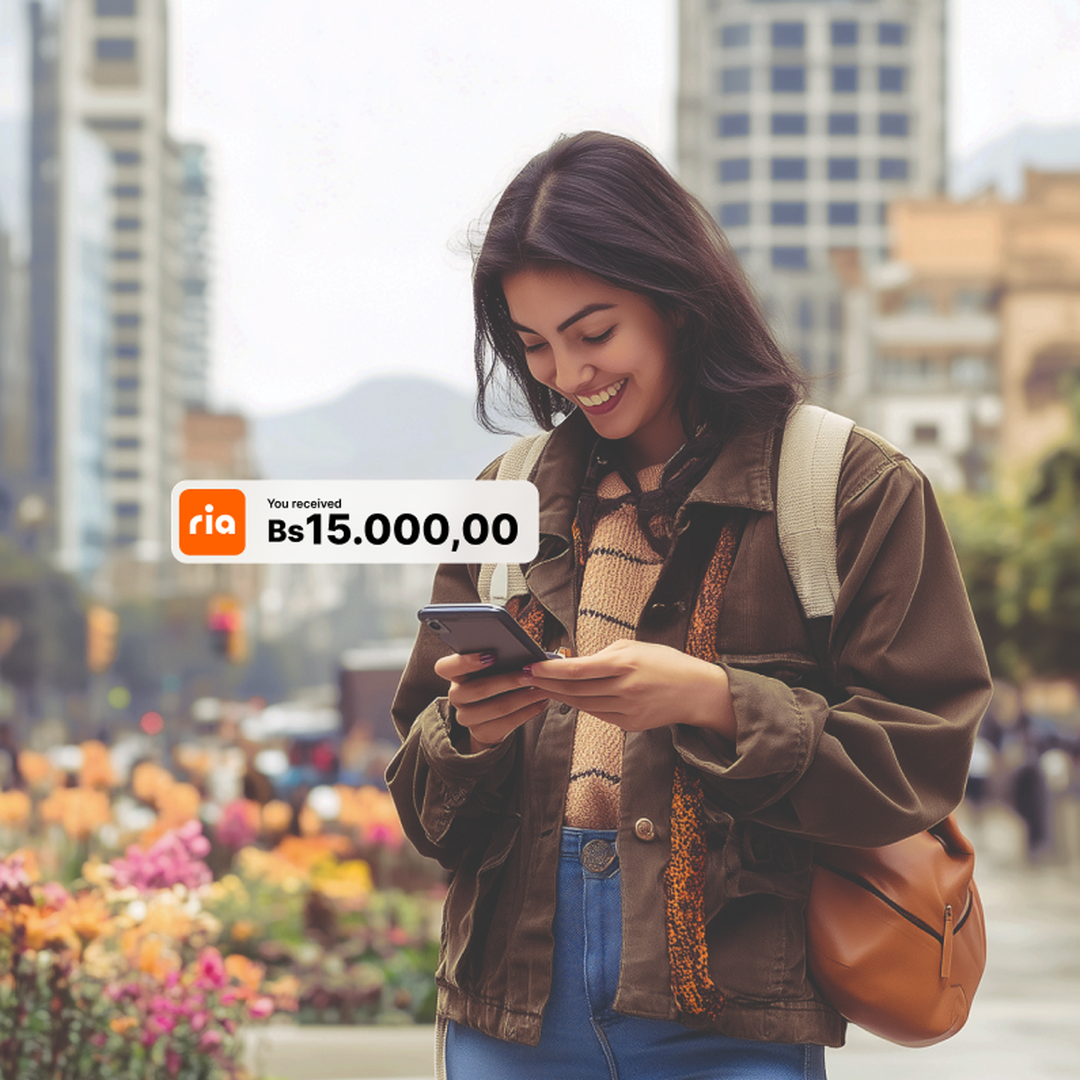 Happy Ria customer sending money to Pago Móvil