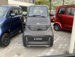 Rijbewijsvrije scootmobiel / Brommobiel E-Volt SQ4 Mat zwart 46 km - Image 2