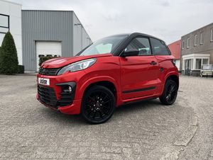 Binnenkort binnen Ligier JS60 Sport Ultimate Brommobiel 2023 STB 45dkm CARPLAY - Image 1