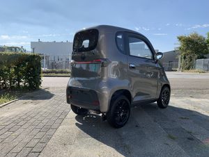 Rijbewijsvrije scootmobiel / Brommobiel E-Volt Q4 grijs. - Image 6