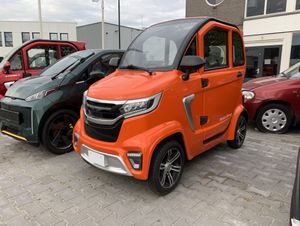 Rijbewijsvrije scootmobiel / Brommobiel Mirage 2000km Oranje - Image 1