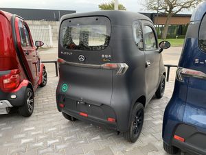 Rijbewijsvrije scootmobiel / Brommobiel E-Volt SQ4 Mat zwart 46 km - Image 3