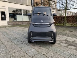 Rijbewijsvrije scootmobiel / Brommobiel E-Volt SQ4 Mat zwart - Image 3