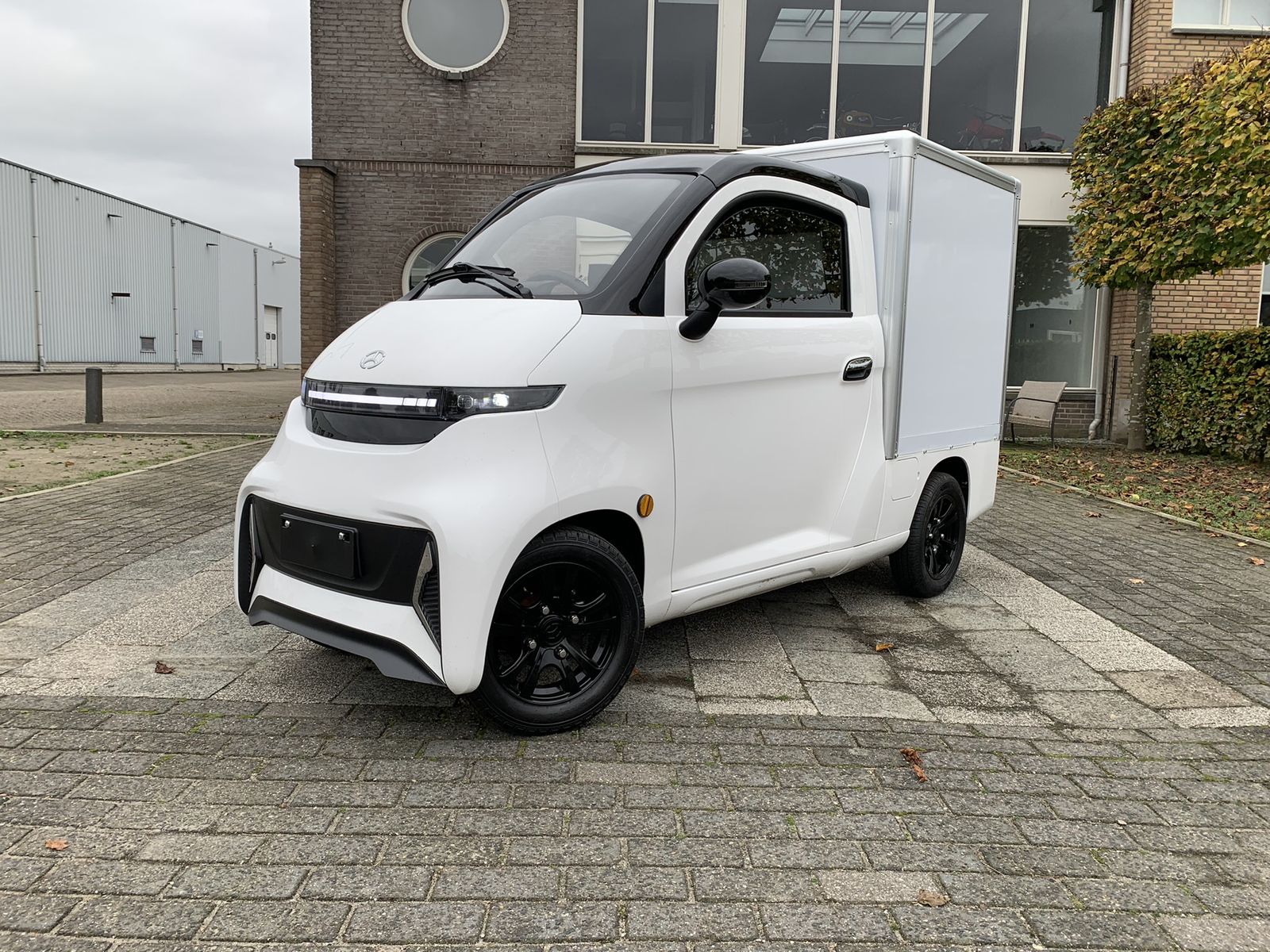 Rijbewijsvrije Cargo XL met laadbak