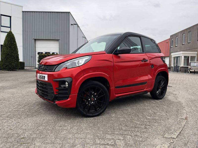 Binnenkort binnen Ligier JS60 Sport Ultimate Brommobiel 2023 STB 45dkm CARPLAY