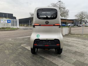 Rijbewijsvrije scootmobiel / Brommobiel E-Volt SQ4 Beige - Image 4