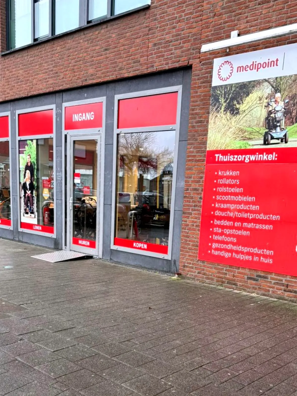 Ingang twee van Medipoint winkel Roermond