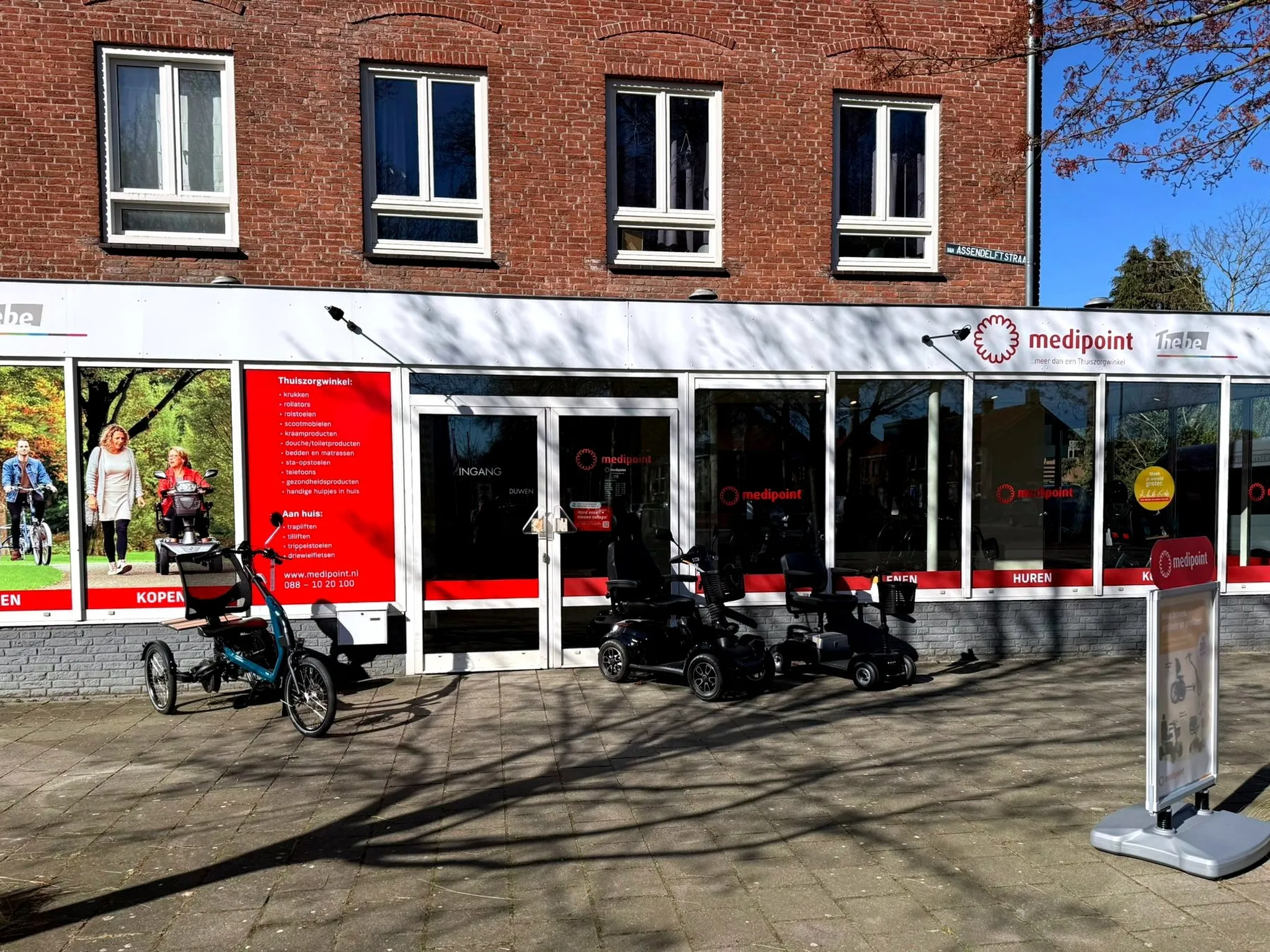 Ingang Medipoint winkel Waalwijk