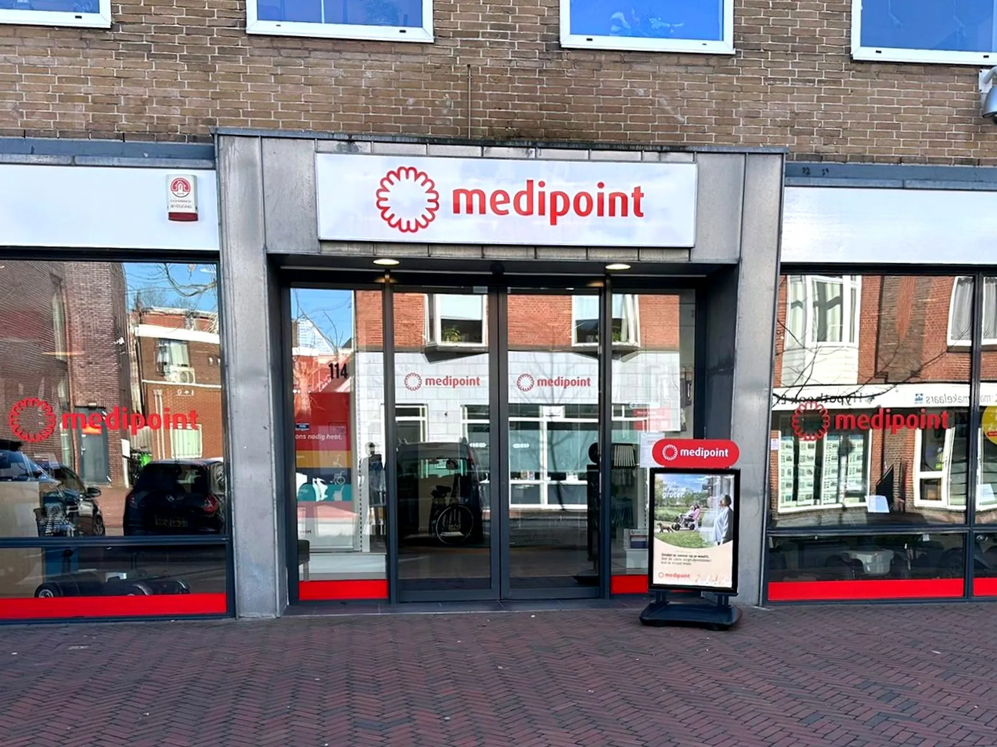 Ingang Medipoint winkel Winschoten