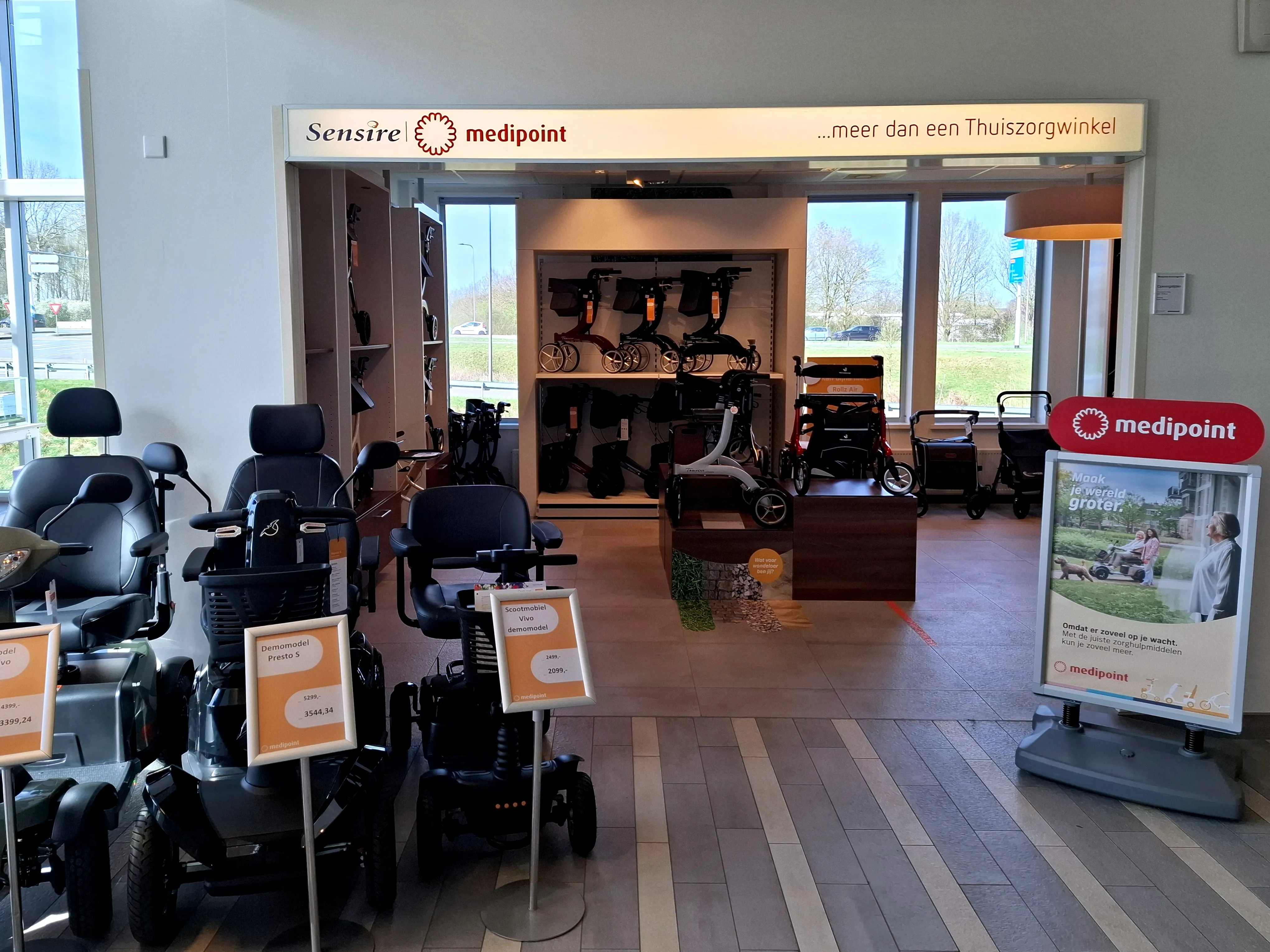 Ingang Medipoint winkel Zutphen binnen