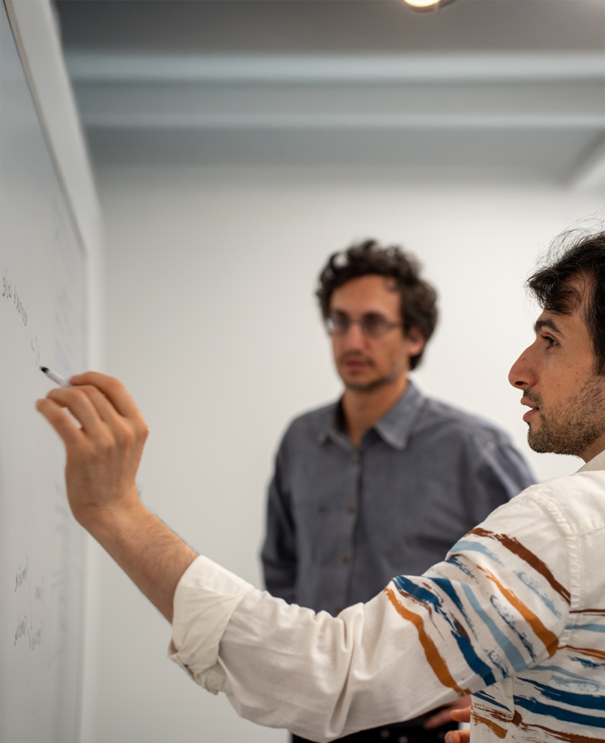 Tovi focusing on the speaker during a talk.