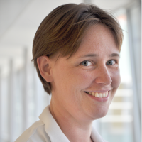 Prim.a Dr.in Eszter Lenzenhofer