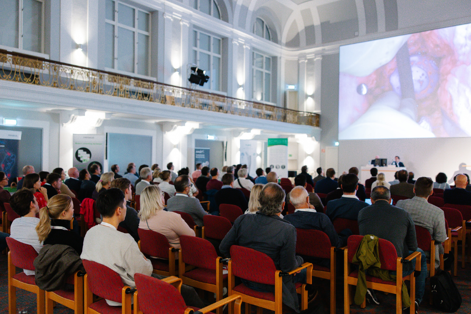 Volles Auditorium beim Wiener Hüftmeeting. 
