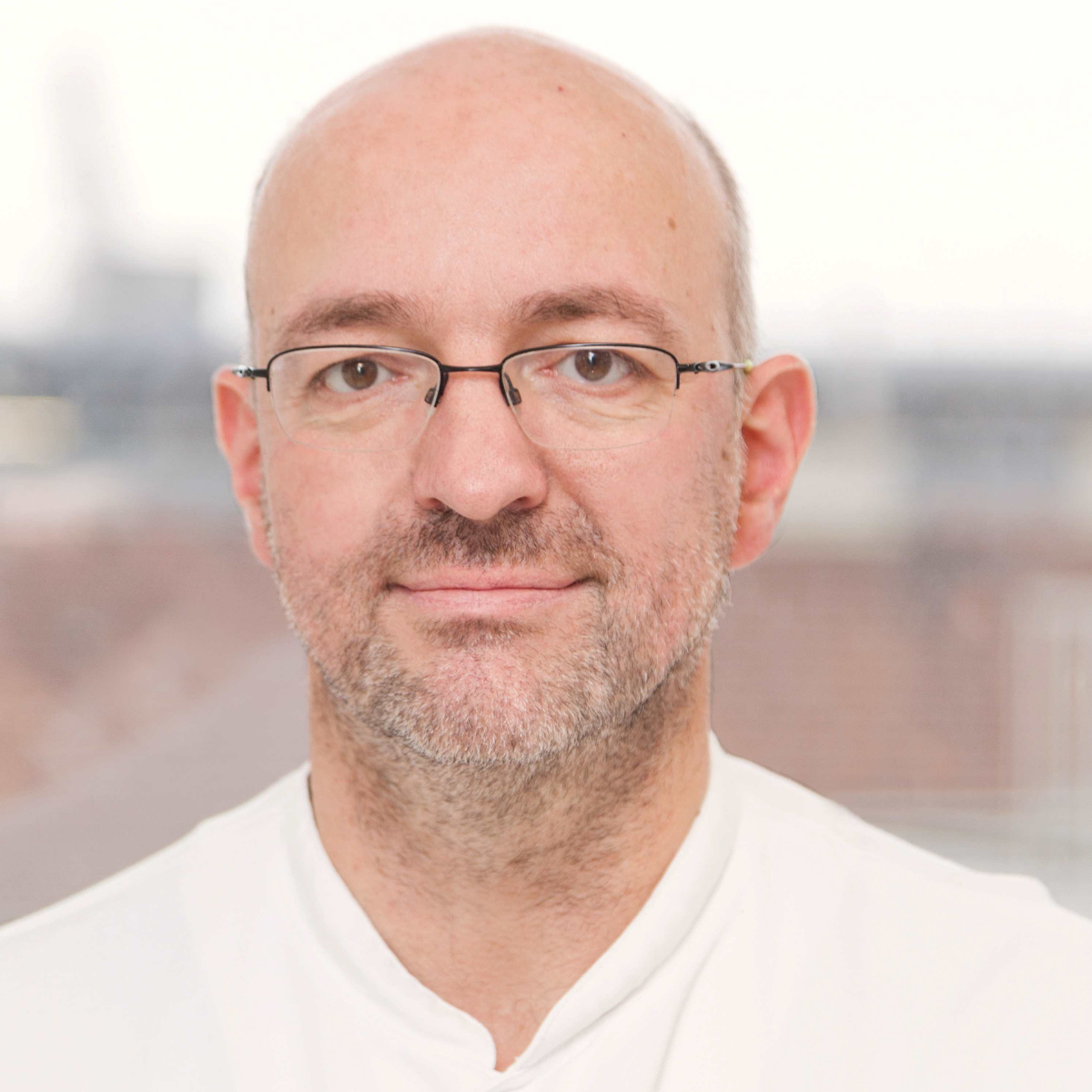 Porträtaufnahme von Primar Dr. Christian Sitzwohl EDIC