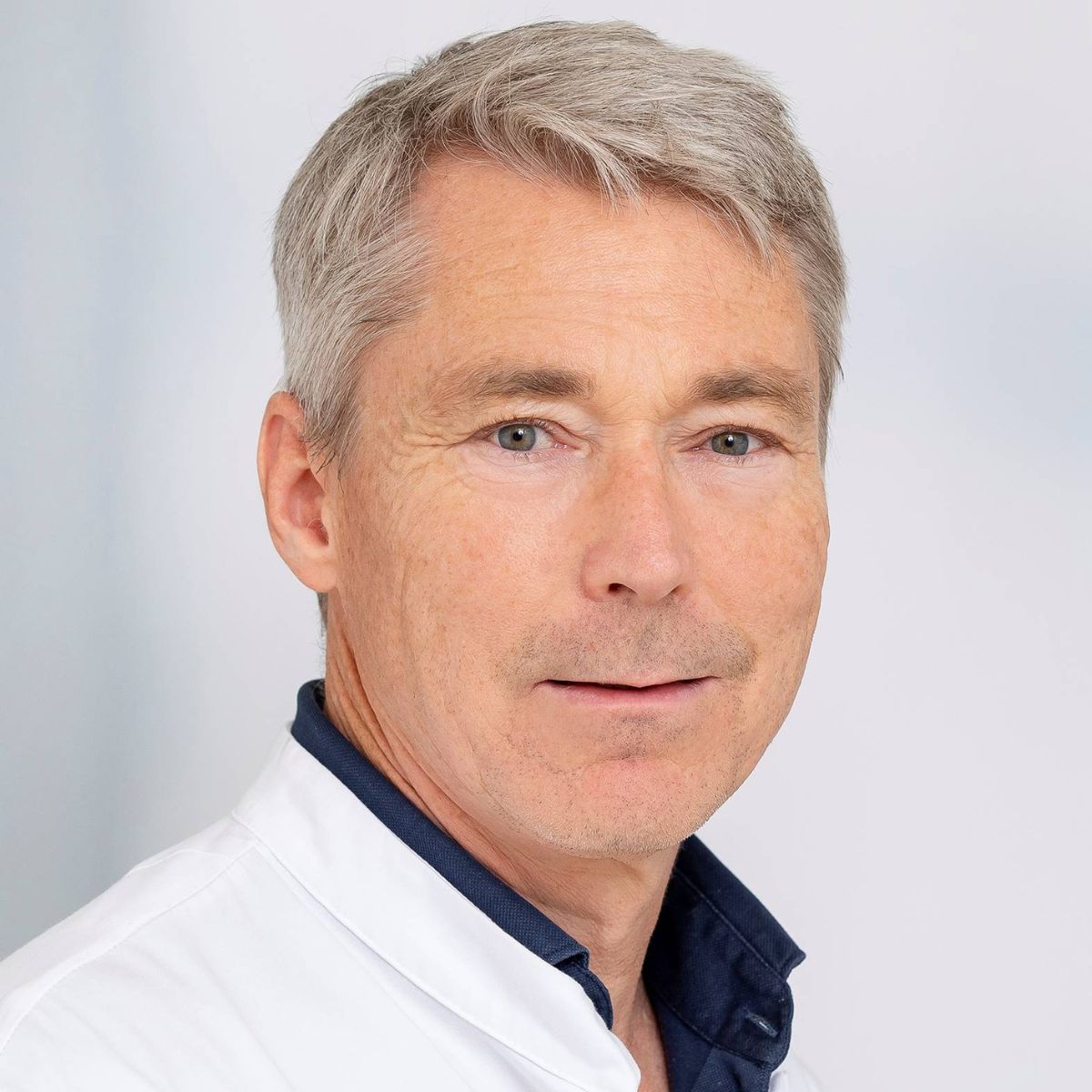 Portraitfoto von Primar Univ-Prof. Dr. Leopold Öhler