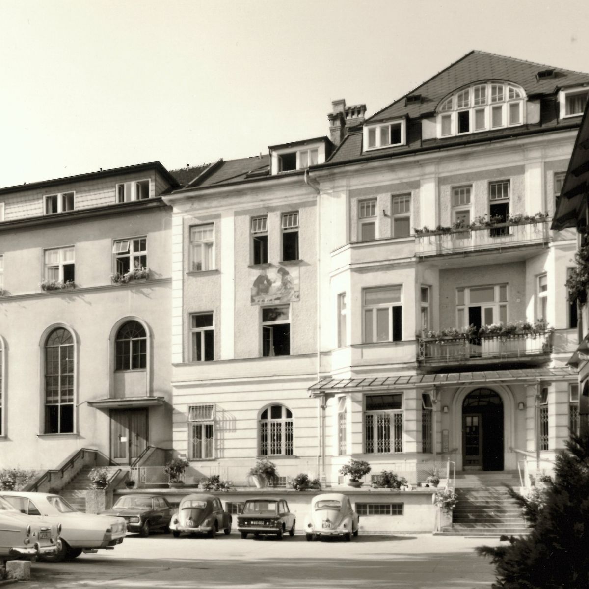 Das St. Josef Krankenhaus Wien von außen in den 50er Jahren.