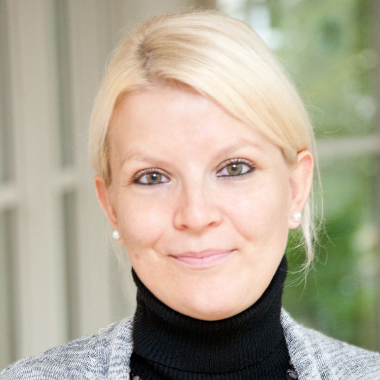 Porträtfoto von MMag. Dr. Gabriele Maurer