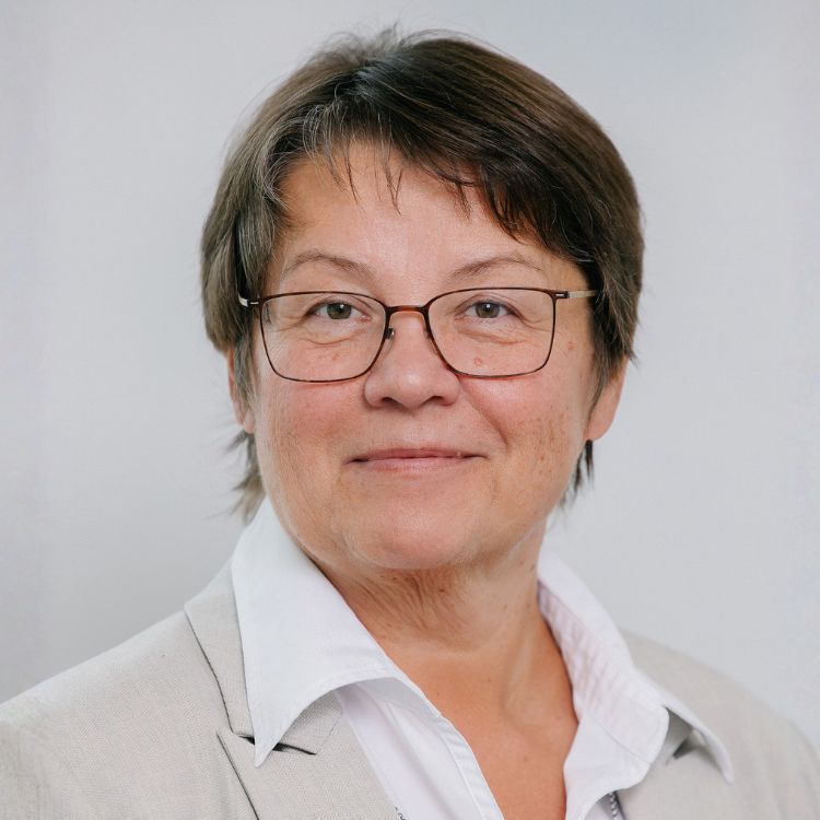 Portraitfoto von MMag. Sr. Teresa Schlackl SDS