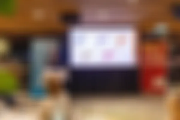 Filzmaier präsentiert Analysen.