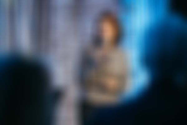 LHF Mag. Karoline Edtstadler auf der Bühne