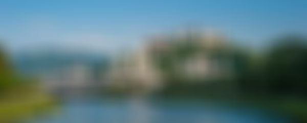 Blick von der Salzach auf die Salzburger Altstadt.