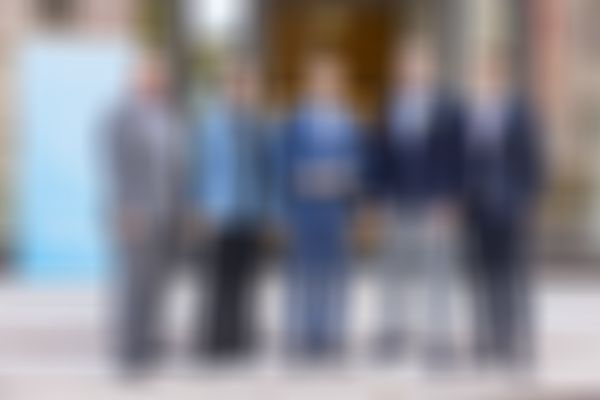 Gruppenbild vor Raiffeisenverband