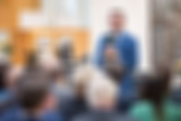 HBM Hattmannsdorfer vor ZuhörerInnen