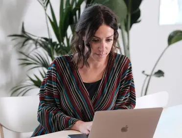 8 actionable tips for handling travel disruptions like a pro